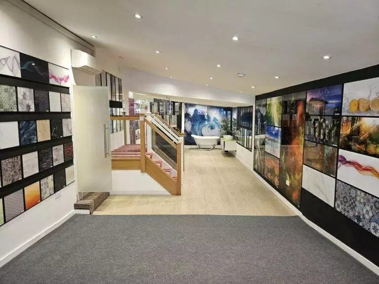 glass inspirations fleet showroom 125733 (large)